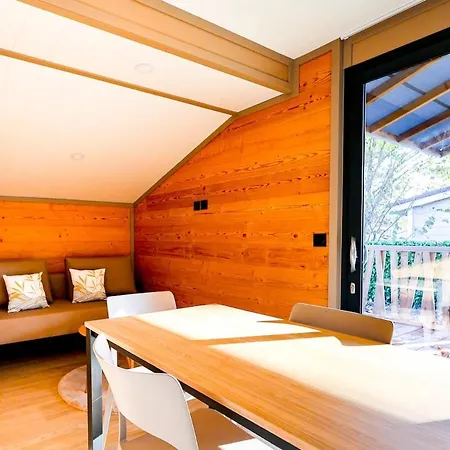 Chalet Prestige 48